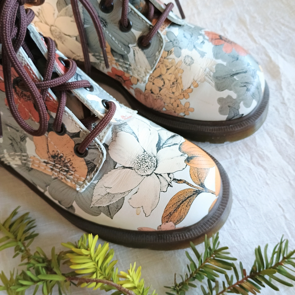 🌻 COQUETTE CORE🌻 RARE Dr. Martens floral "Pascal" Sz. 5 / 36 , Whimsy Gothic